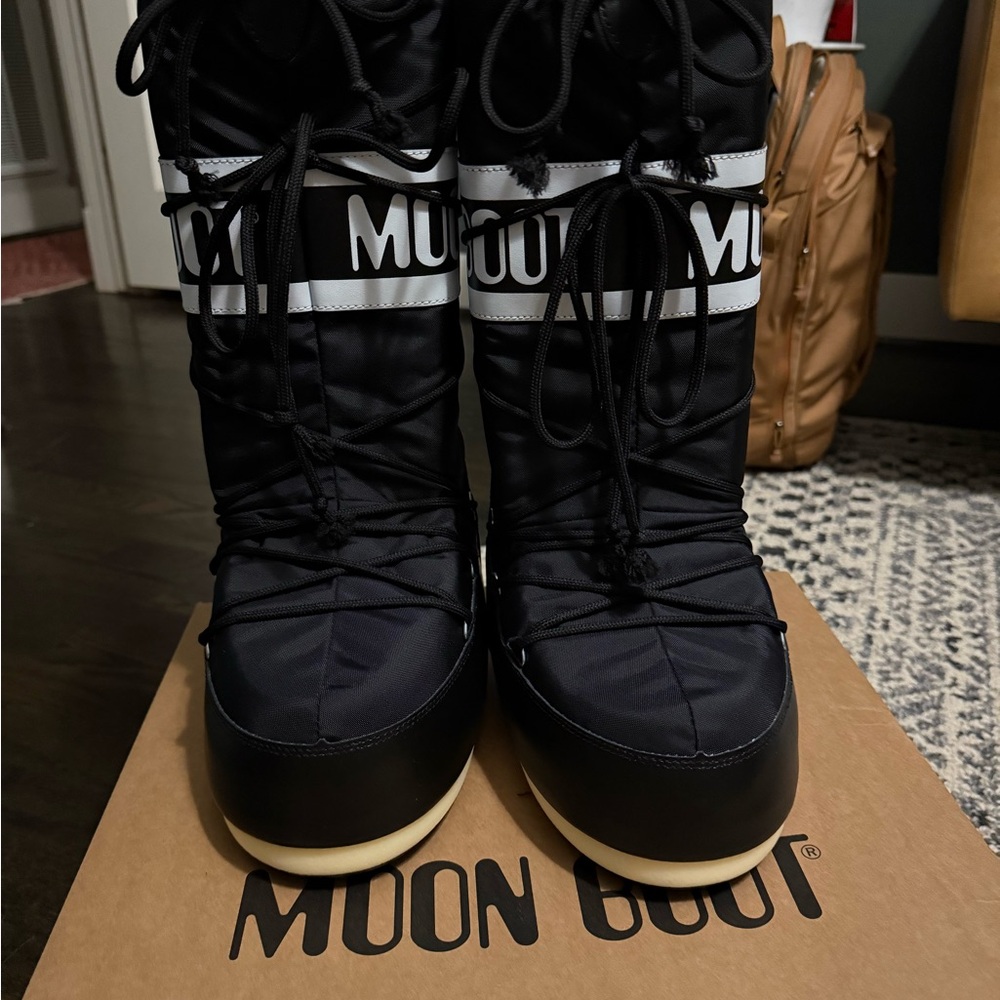 Moon Boot Icon Nylon Boots 39/41 BRAND NEW IN BOX